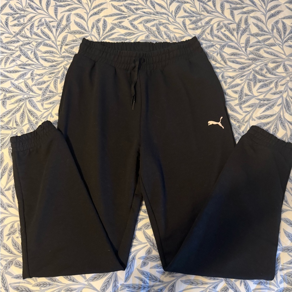 Puma Women’s Black Joggers❗️
